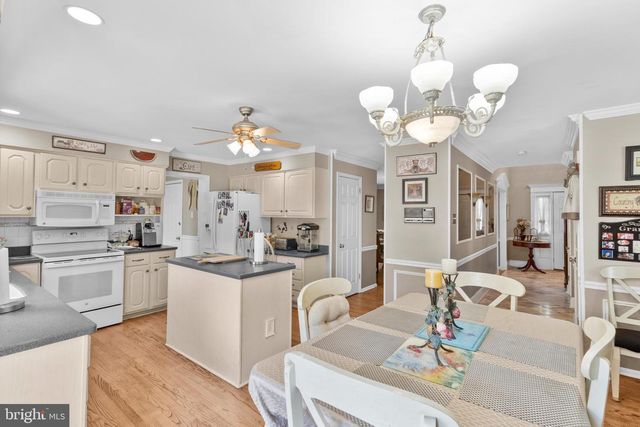 733 BIRCH AVE, Penndel, PA 19047