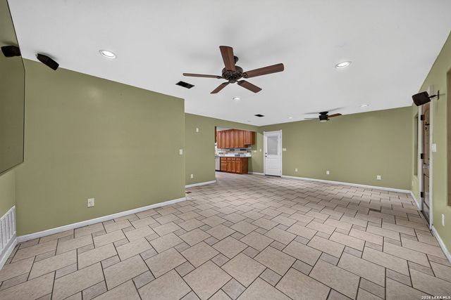 190 Rosenberry, Bulverde, TX 78163