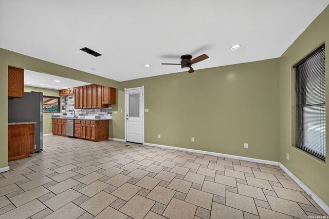 190 Rosenberry, Bulverde, TX 78163
