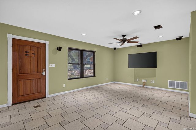 190 Rosenberry, Bulverde, TX 78163