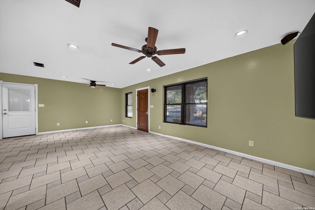 190 Rosenberry, Bulverde, TX 78163