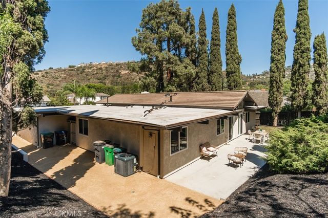 19322 Saylor Terrace, North Tustin, CA 92705