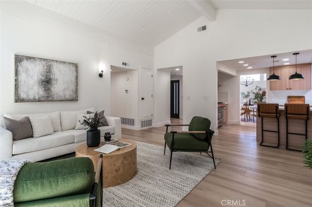 19322 Saylor Terrace, North Tustin, CA 92705