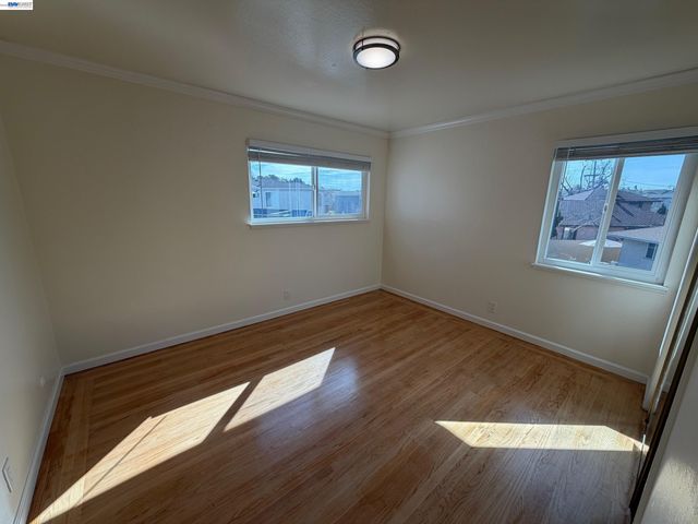 820 Island Dr, Alameda, CA 94502