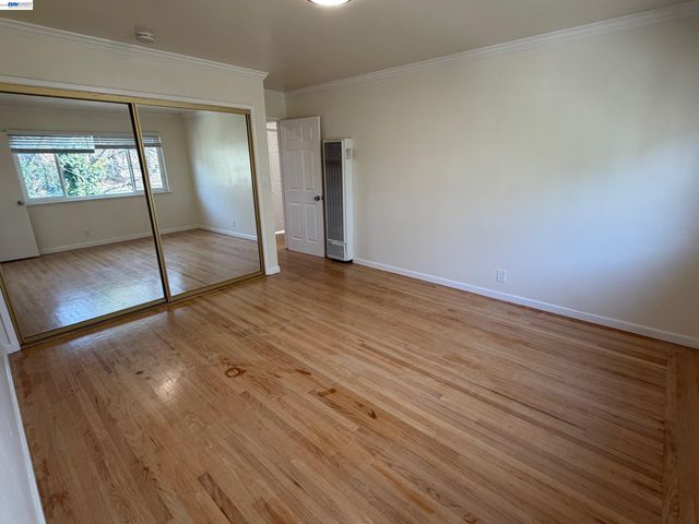 820 Island Dr, Alameda, CA 94502