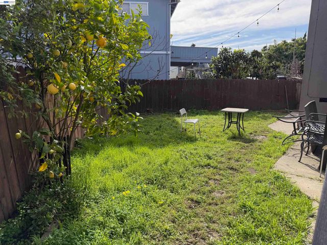 820 Island Dr, Alameda, CA 94502