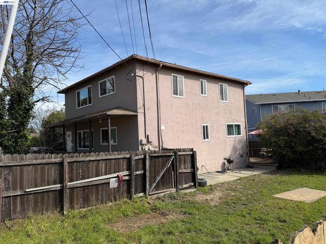 820 Island Dr, Alameda, CA 94502