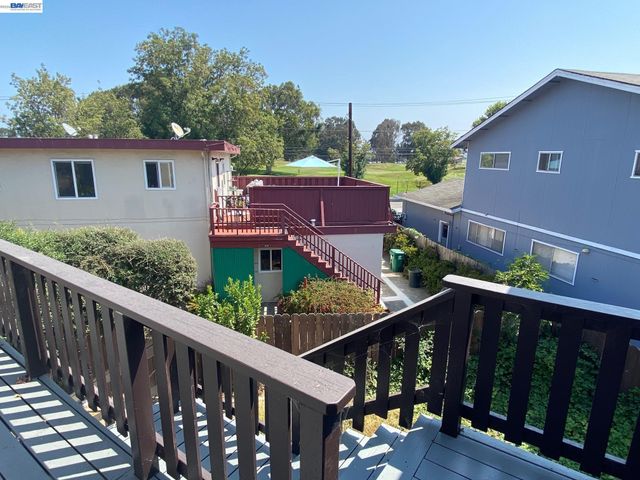 820 Island Dr, Alameda, CA 94502