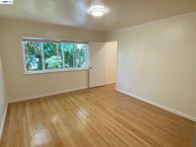 820 Island Dr, Alameda, CA 94502