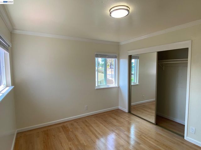 820 Island Dr, Alameda, CA 94502