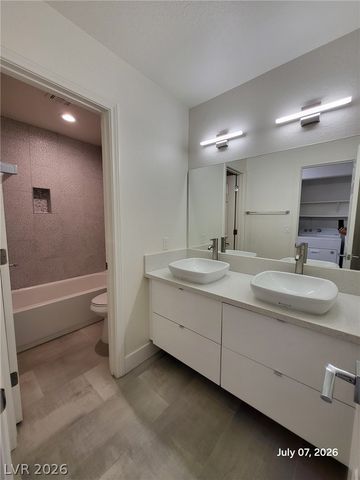 3305 Hyannis Circle, Las Vegas, NV 89129