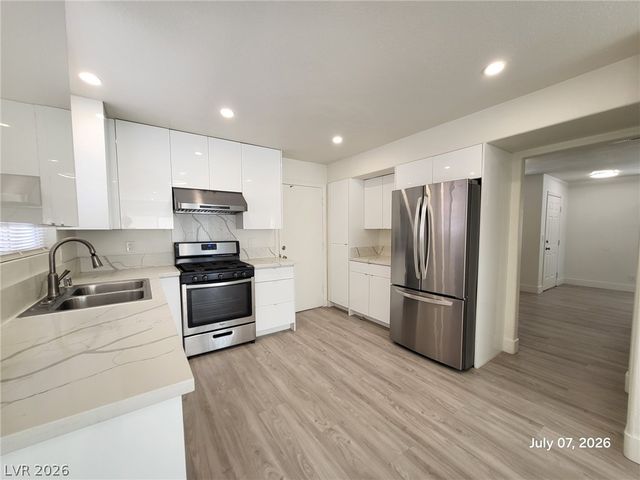 3305 Hyannis Circle, Las Vegas, NV 89129