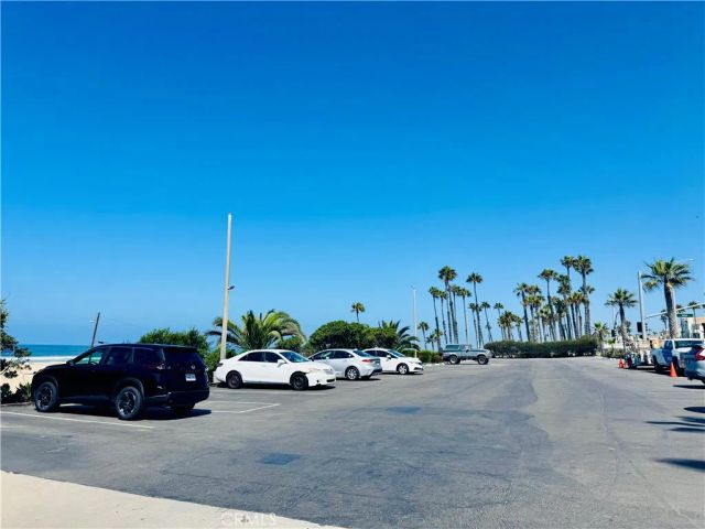 711 Pacific Coast 206, Huntington Beach, CA 92648
