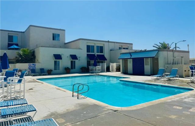 711 Pacific Coast 206, Huntington Beach, CA 92648
