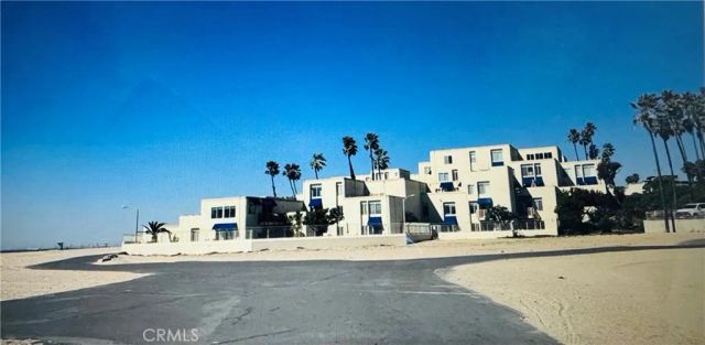 711 Pacific Coast 206, Huntington Beach, CA 92648