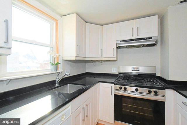 220 SAINT MARYS ST, Phoenixville, PA 19460