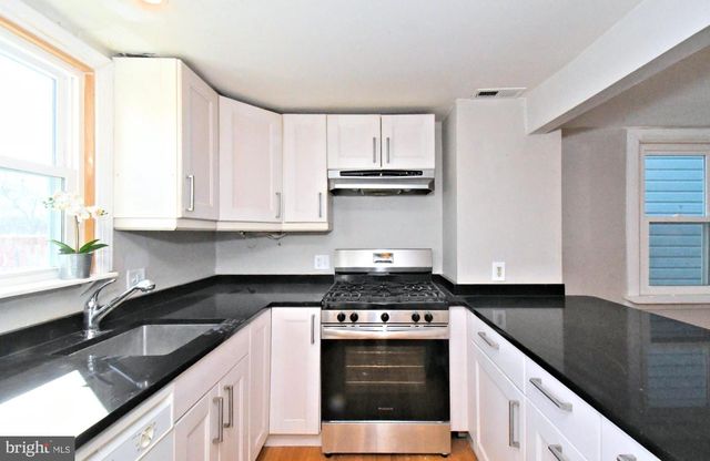 220 SAINT MARYS ST, Phoenixville, PA 19460