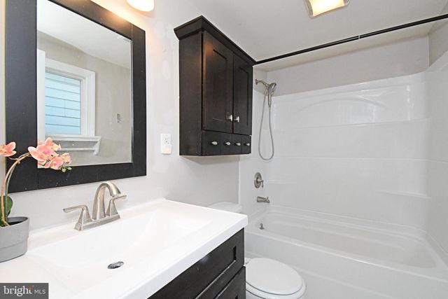 220 SAINT MARYS ST, Phoenixville, PA 19460