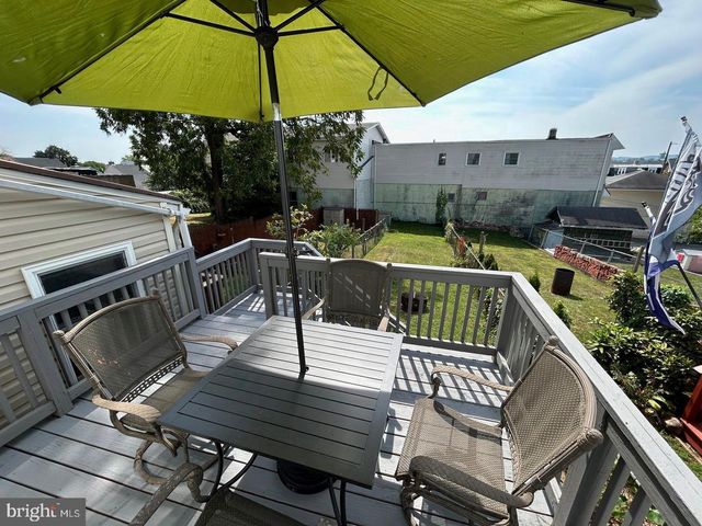 220 SAINT MARYS ST, Phoenixville, PA 19460