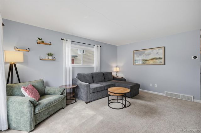 28282 Couzens Avenue, Madison Heights, MI 48071