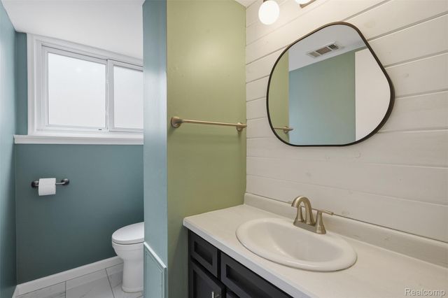 28282 Couzens Avenue, Madison Heights, MI 48071