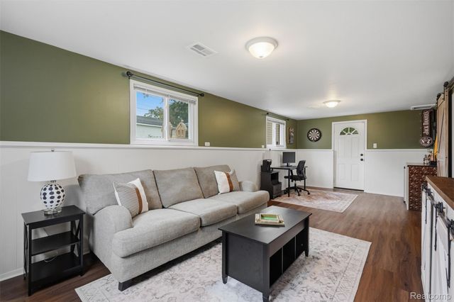 28282 Couzens Avenue, Madison Heights, MI 48071