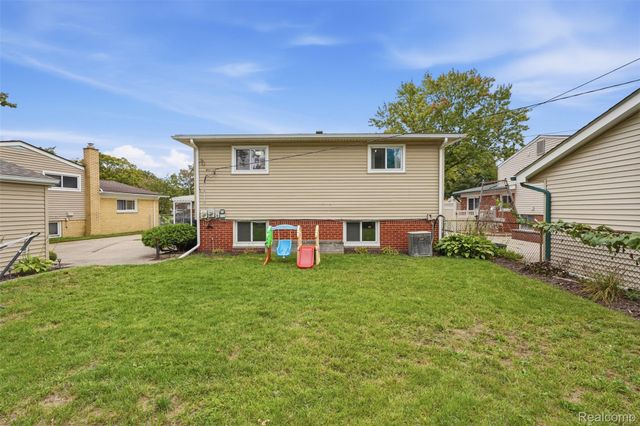 28282 Couzens Avenue, Madison Heights, MI 48071