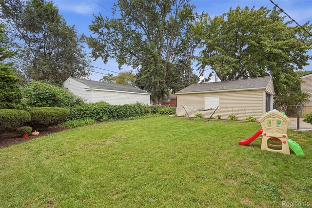 28282 Couzens Avenue, Madison Heights, MI 48071