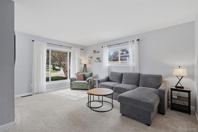 28282 Couzens Avenue, Madison Heights, MI 48071