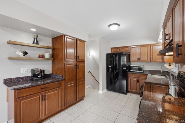 28282 Couzens Avenue, Madison Heights, MI 48071