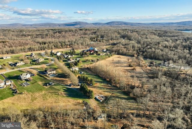 120 BUTTERCUP LN, Wellsville, PA 17365