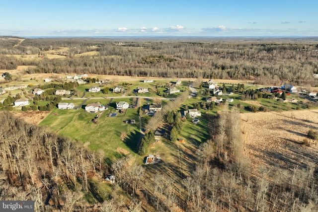 120 BUTTERCUP LN, Wellsville, PA 17365