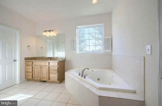 120 BUTTERCUP LN, Wellsville, PA 17365