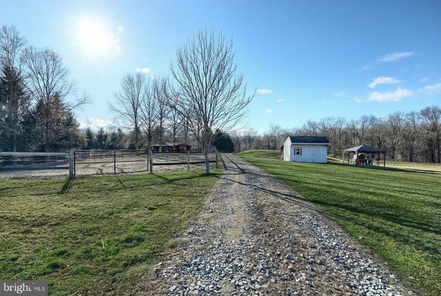 120 BUTTERCUP LN, Wellsville, PA 17365