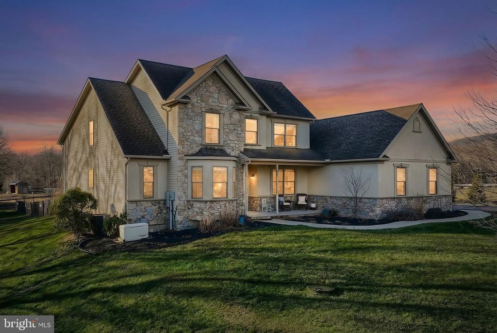 120 BUTTERCUP LN, Wellsville, PA 17365