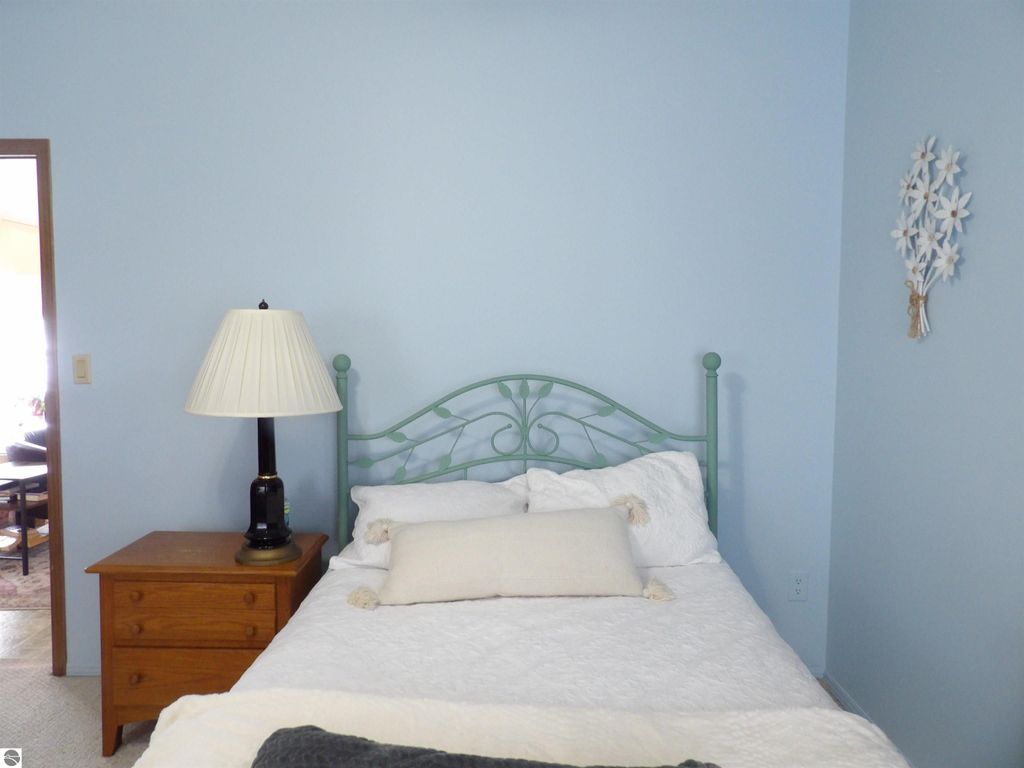 Image 11 of property listing at 406 Fairway Drive, Cadillac, MI 49601