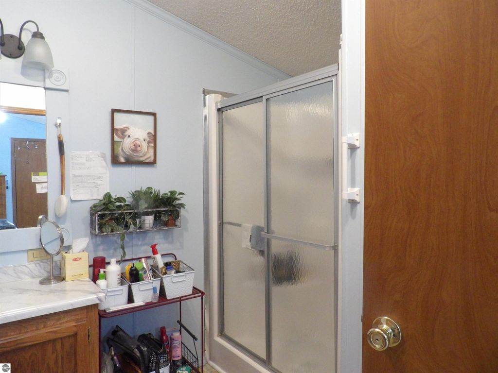 Image 13 of property listing at 406 Fairway Drive, Cadillac, MI 49601