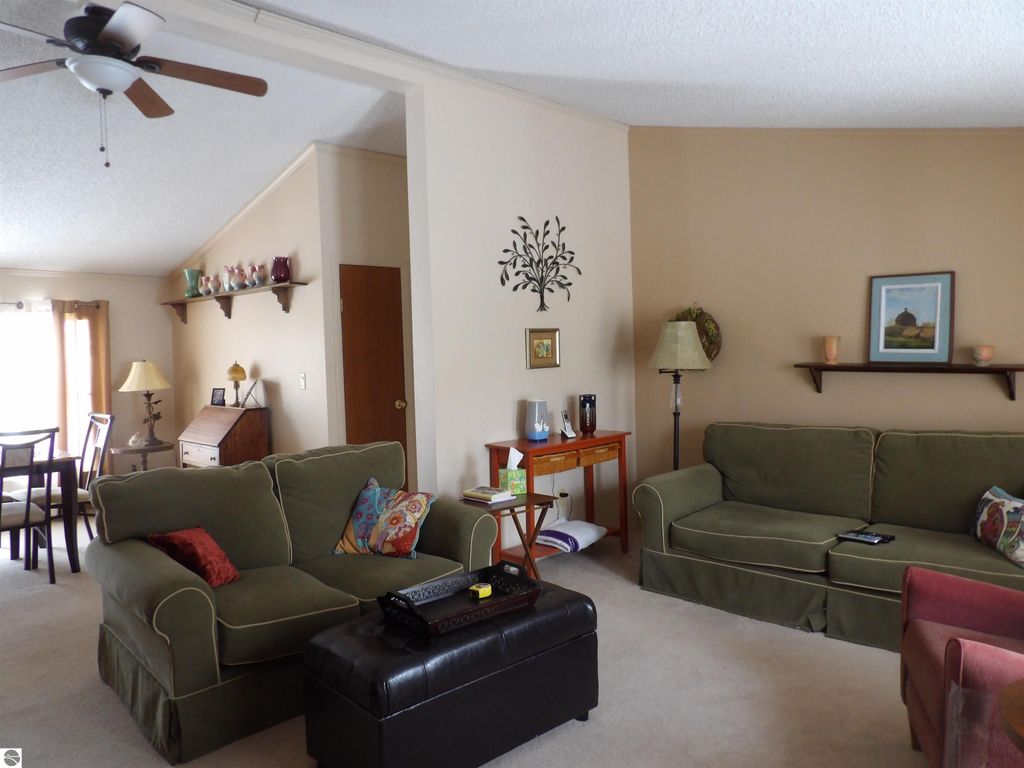 Image 16 of property listing at 406 Fairway Drive, Cadillac, MI 49601