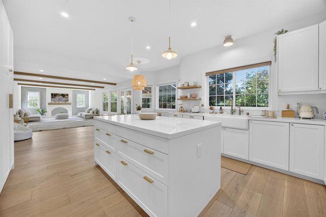7636 Bridgeview Dr, Sacramento, CA 95831