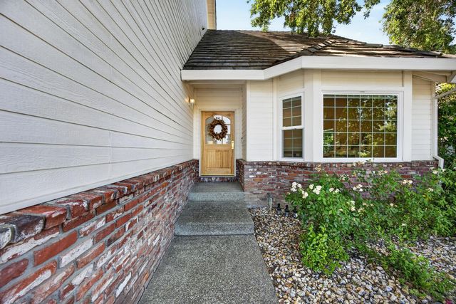 7636 Bridgeview Dr, Sacramento, CA 95831