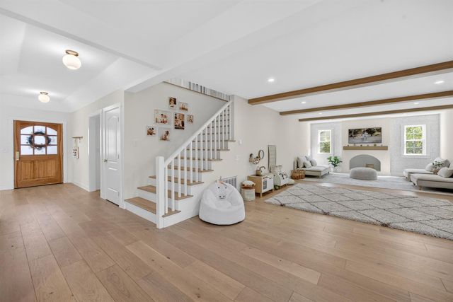 7636 Bridgeview Dr, Sacramento, CA 95831