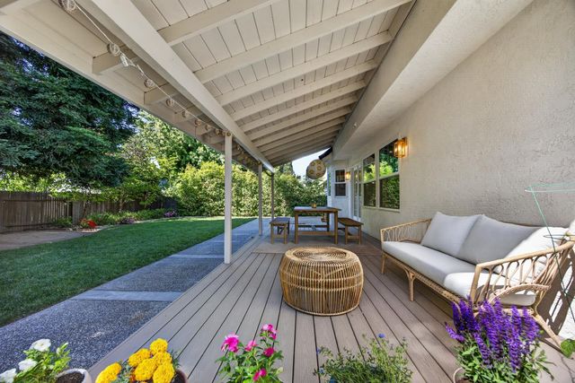 7636 Bridgeview Dr, Sacramento, CA 95831