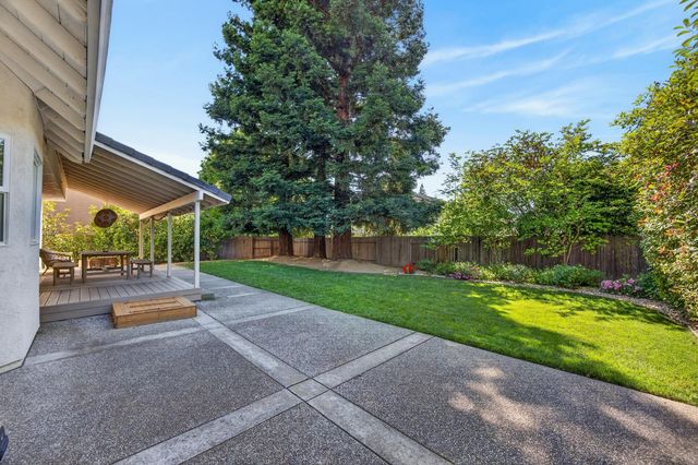 7636 Bridgeview Dr, Sacramento, CA 95831