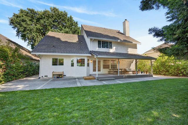 7636 Bridgeview Dr, Sacramento, CA 95831