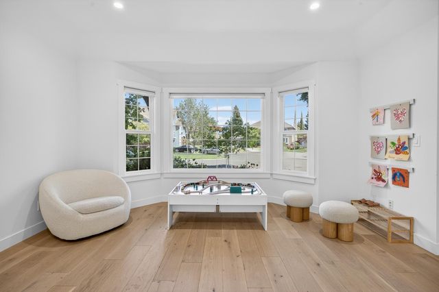 7636 Bridgeview Dr, Sacramento, CA 95831