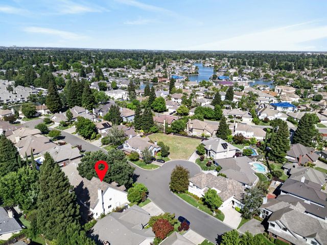 7636 Bridgeview Dr, Sacramento, CA 95831