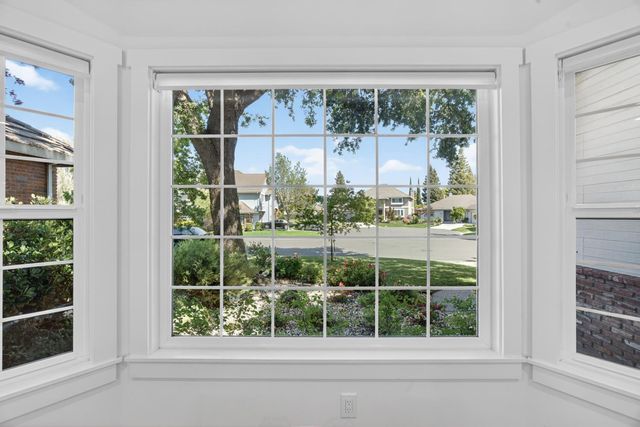 7636 Bridgeview Dr, Sacramento, CA 95831