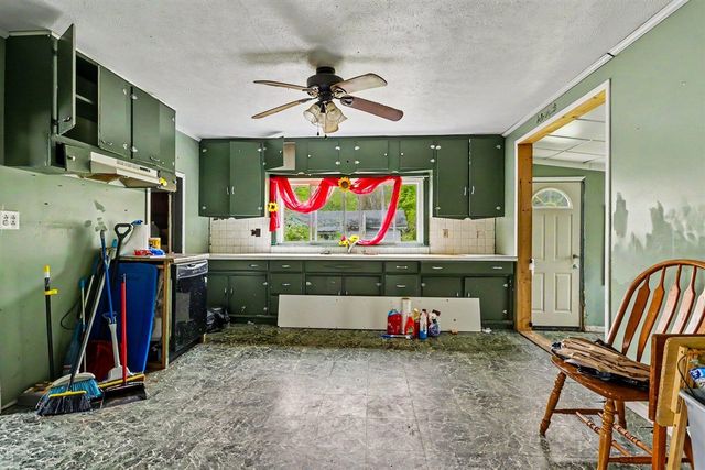 949 S 13th Street, Niles, MI 49120