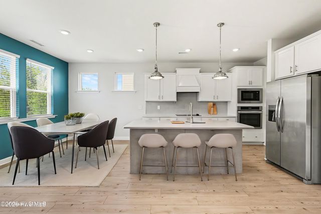 90 Rigsby Avenue, Four Oaks, NC 27524