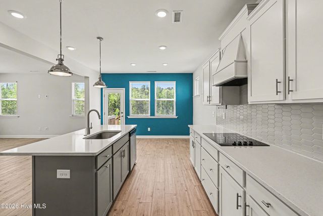 90 Rigsby Avenue, Four Oaks, NC 27524